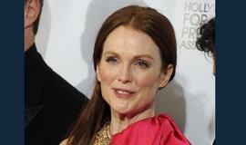 Julianne Moore įkūnys skandalingąją politikę Sarą Palin