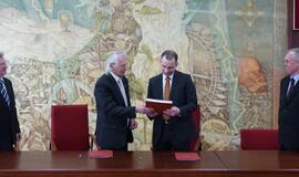 KU bendradarbiaus su Klaipėdos naftininkais