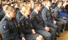 Diplomų įteikimas Lietuvos policijos mokyklos absolventams