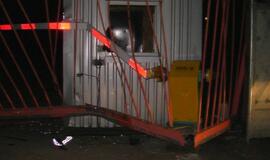 BMW fanas rėžėsi į vartus