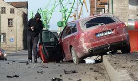 Girtas "Audi" vairuotojas sudarkė Pilies tiltą