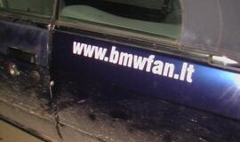 BMW fanas rėžėsi į vartus