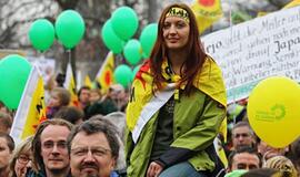 Vokietija laikinai atsisakė planų pratęsti senų branduolinių jėgainių darbą