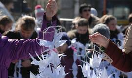 Solidarumui su Kudži - popierinių gervelių akcija