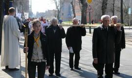 Kryžiaus nešimo procesija Klaipėdos gatvėmis