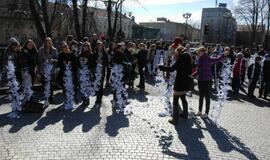 Solidarumui su Kudži - popierinių gervelių akcija