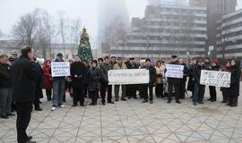 Balandžio 1-osios piketas Atgimimo aikštėje