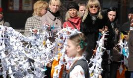 Solidarumui su Kudži - popierinių gervelių akcija