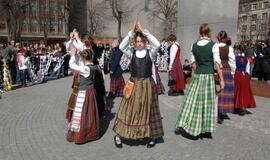 Solidarumui su Kudži - popierinių gervelių akcija