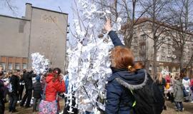 Solidarumui su Kudži - popierinių gervelių akcija