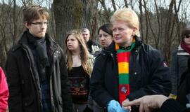 Šiukšles rinko ir Prezidentė