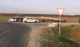 Nepraleido pagrindiniu keliu...