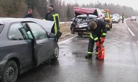 Tarp Kretingos ir Kartenos - automobilių kaktomuša