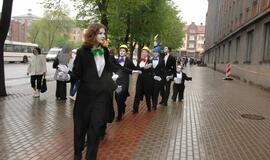 "Vilties bėgimas": tempiamas plytų vežimas