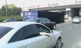 Herkaus Manto gatvėje - nuvirtęs konteineris