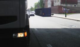 Herkaus Manto gatvėje - nuvirtęs konteineris