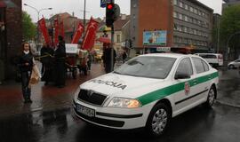 "Vilties bėgimas": tempiamas plytų vežimas