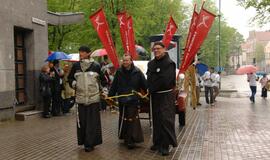 "Vilties bėgimas": tempiamas plytų vežimas