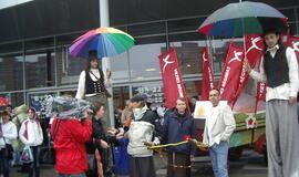 "Vilties bėgimas": tempiamas plytų vežimas