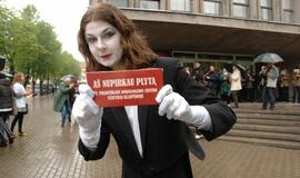 "Vilties bėgimas": tempiamas plytų vežimas