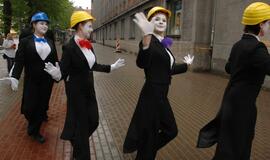 "Vilties bėgimas": tempiamas plytų vežimas