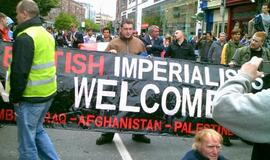 Airijoje britų karalienė sutikta protestais