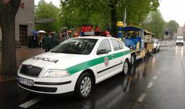 "Vilties bėgimas": tempiamas plytų vežimas