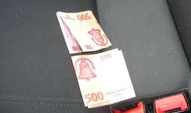 Sulaikytasis kontrabandininkas bandė papirkti pareigūnus