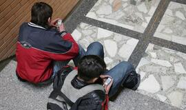 Kas antras mobilusis telefonas atimamas iš vaiko