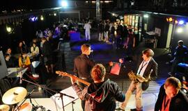 Džiazas užliejo Teatro aikštę