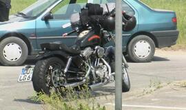 Šilutės plente partrenktas baikerio "Harley Davidson"