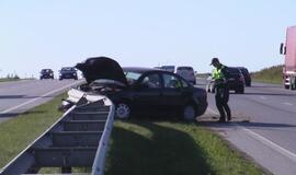 Vilkikas taranavo lengvąjį automobilį