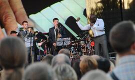 Džiazas užliejo Teatro aikštę