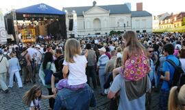 Džiazas užliejo Teatro aikštę