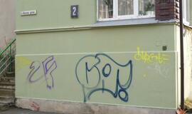 Grafičiai ant pastatų sienų