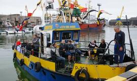 Nuleisti vainikai žuvusiems jūroje