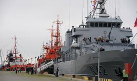 Nuleisti vainikai žuvusiems jūroje