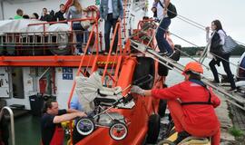 Nuleisti vainikai žuvusiems jūroje