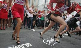 Bėgimo su aukštakulniais varžybos Sankt Peterburge