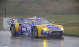 1000 km lenktynės finišuoja pliaupiant lietui