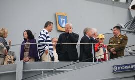 Nuleisti vainikai žuvusiems jūroje