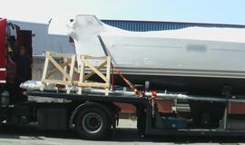 Uostamiestyje - naujutėlaitės jachtos