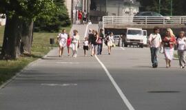 Ant dviračių tako partrenkta mergaitė