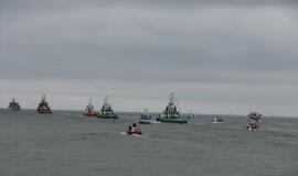 Nuleisti vainikai žuvusiems jūroje