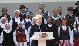 Prezidentė: savos žemės, tautos, savo bendrapiliečių nesirenkame - Lietuva pasirenka mus