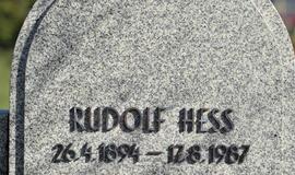 Vokietija: nacistinio nusikaltėlio Rudolfo Hesso palaikai sudeginti ir išbarstyti virš ežero