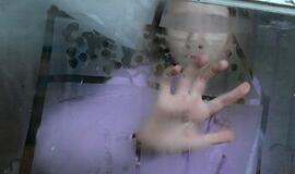 Atsiimti vaikų iš močiutės - tik su policijos pagalba