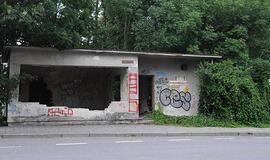 Griuvėsiais virtęs paupys