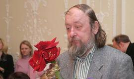 Mirė poetas Valdemaras Kukulas