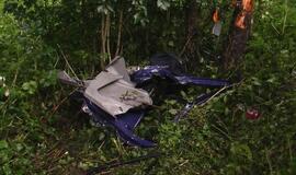 Ties Melnrage "mikriukas" virto ant šono